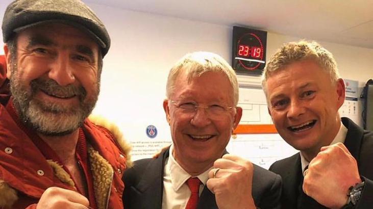 Manchester efsanelerinden zafer pozu!