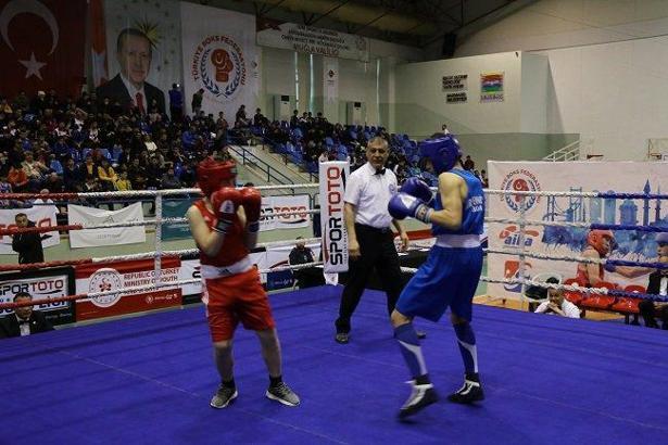 Yıldız Erkekler Türkiye Ferdi Boks Şampiyonası Marmaris'de başladı