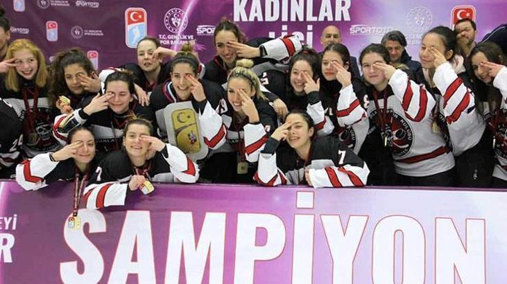 Kadınlar Buz Hokeyi'nde şampiyon Buz Korsanları SK