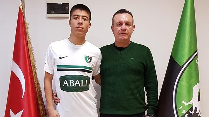 Denizlispor Kalkan ile 4,5 yıllık sözleşme imzaladı
