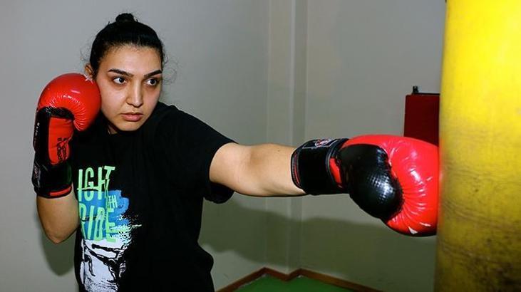 Dünya Kick Boks Şampiyonası'nda derece almak istiyor