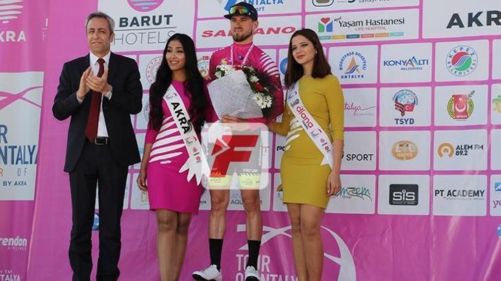 Tour of Antalya'nın Kemer etabını Bas Van Der Kooij kazandı