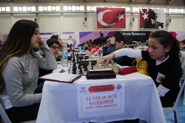 Gaziemir'de satranç heyecanı