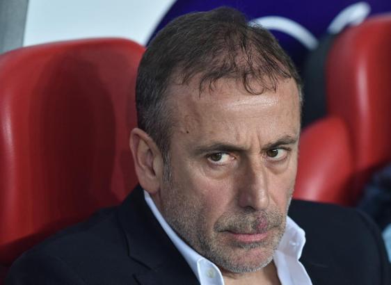 Abdullah Avcı: Şampiyonlukta 100 senelik camialarla yarışmak kolay değil