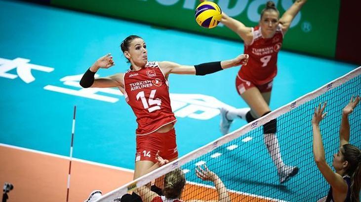 A Milli Kadın Voleybol Takımı bir üst tura yükseldi