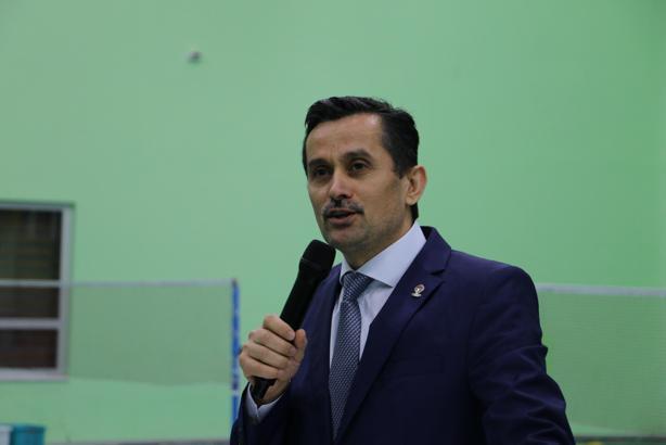 Murat Özmekik'ten milli badmintonculara başarı dileği