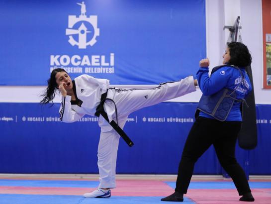 Dünya şampiyonu milli tekvandocu Ayşe Dudu Karatay'ın gözü olimpiyat madalyasında