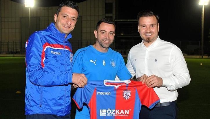 Altınordu'dan Xavi'ye forma hediyesi