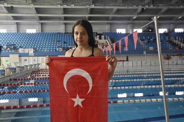 Aleyna Sungur Fina Marathon Swim World Series için yola çıktı