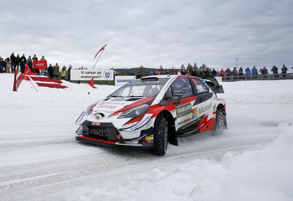 İsveç Ralli'sinde Ott Tanak tozu dumana kattı!