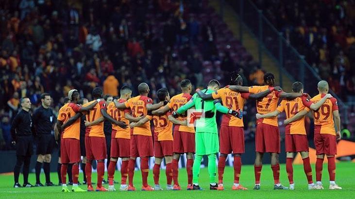 Emiliano Sala için saygı duruşu