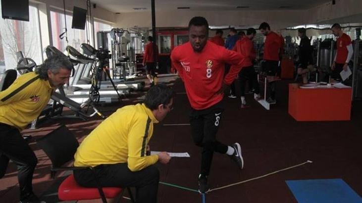 Eskişehirspor lidere bileniyor