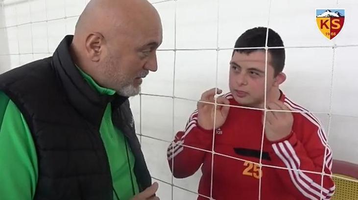 Kayserispor taraftarı Mehmet, Hikmet Karaman'a taktik verdi