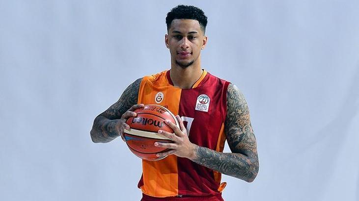 Galatasaray'dan Zach Auguste açıklaması!