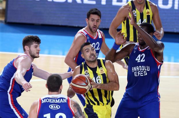 Fenerbahçe - Anadolu Efes maç sonucu: 62-65