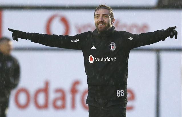 Beşiktaş'ın antrenmanında Caner Erkin neşe saçtı