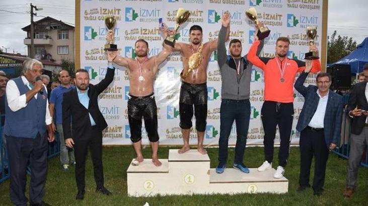 İzmit Er Meydanında Başpehlivan Faruk Akkoyun oldu
