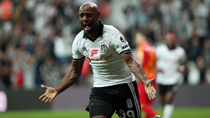 Vagner Love 6 hafta sonra sahalara golle döndü
