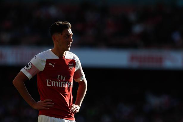 Arsenal Mesut'la kazandı