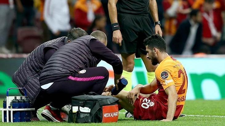 Galatasaray'a Emre Akbaba'dan kötü haber!