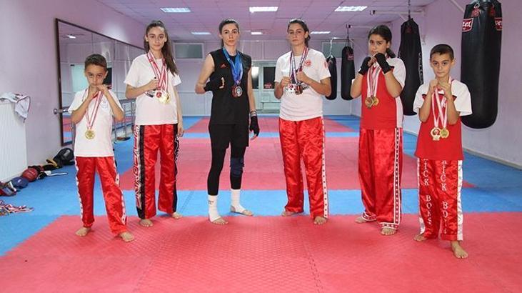 42 madalyalı 'Kick Boks' kardeşliği