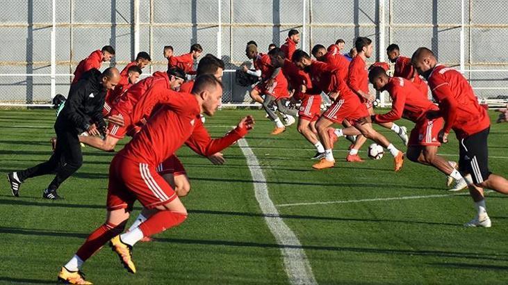 Sivasspor'da Mert Hakan Yandaş ve N'Dinga idmana katılmadı