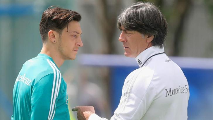 Mesut Özil'den Löw'e ret