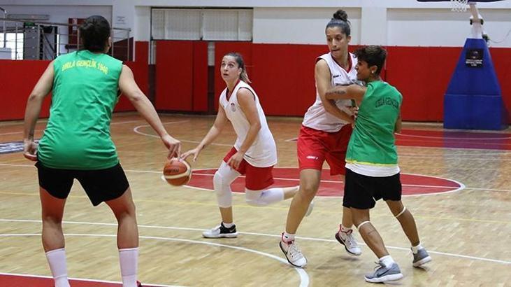Bayraklı'nın perileri çeyrek finalde