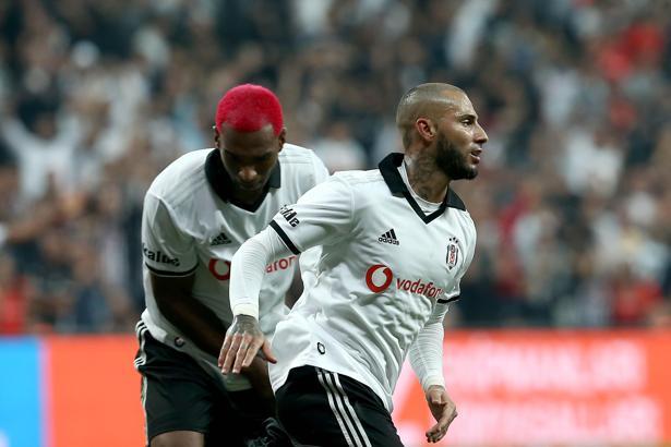 Quaresma'dan trivela şov