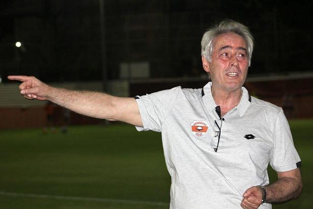 Adanaspor, Demirbakan yönetiminde ilk antrenmanını yaptı