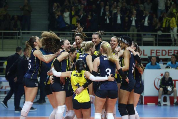 Fenerbahçe Opet yarı finalde