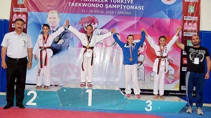Şüheda Yangın 30 kilogramda Türkiye şampiyonu oldu