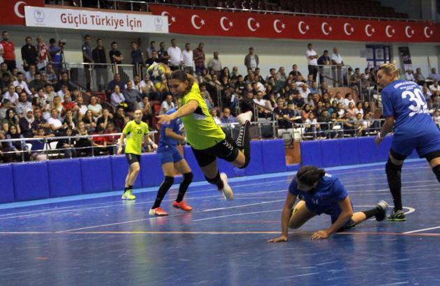 Hentbol Kadınlar Süper Lig'de ilk hafta heyecanı yaşandı