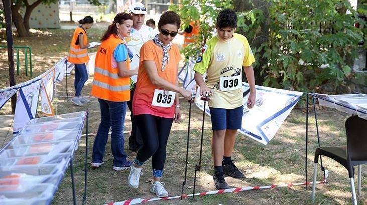 Oryantiring yarışması Buca'da başladı