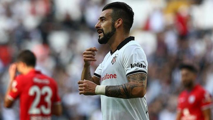 Negredo'ya dudak uçuklatan teklif! Yönetim menajeriyle görüşüyor...