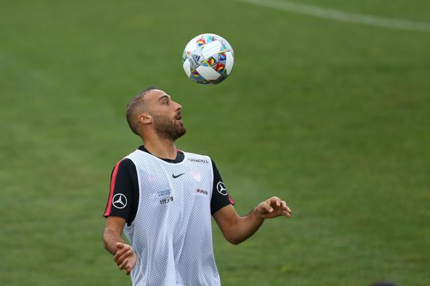 Cenk Tosun, İsveç'e bilendi