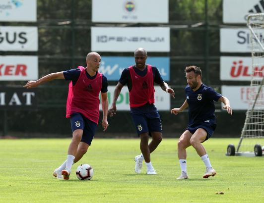 Fenerbahçe'de Aatif görev bekliyor