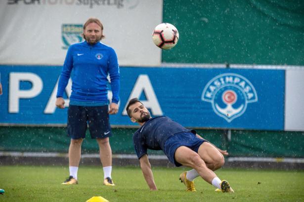 Kasımpaşa'da, Galatasaray mesaisi sürüyor