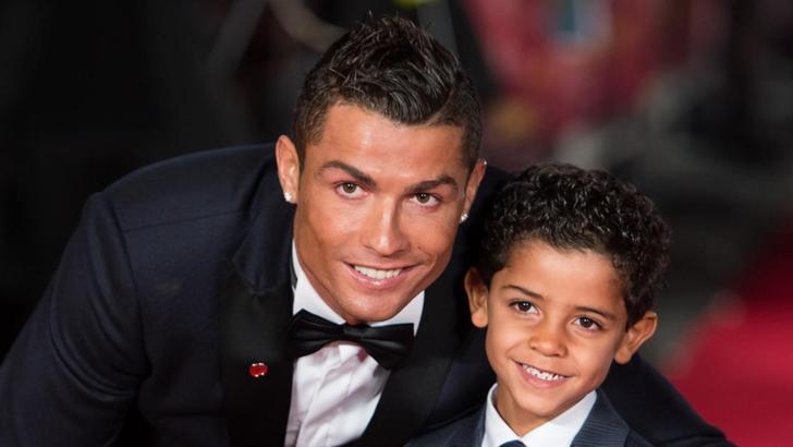 Cristiano Ronaldo gol atamıyor, oğlu şov yapıyor!