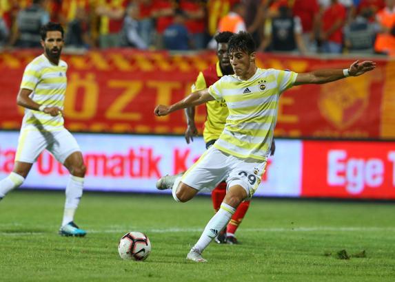 Eljif Elmas'a milli davet