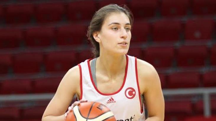 Funda Nakkaşoğlu kadrodan çıkarıldı