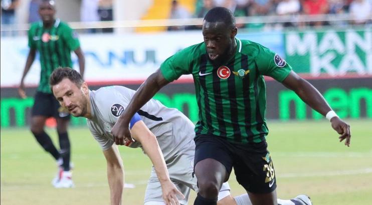 Yevhen Seleznyov yoksa Elvis Manu var!
