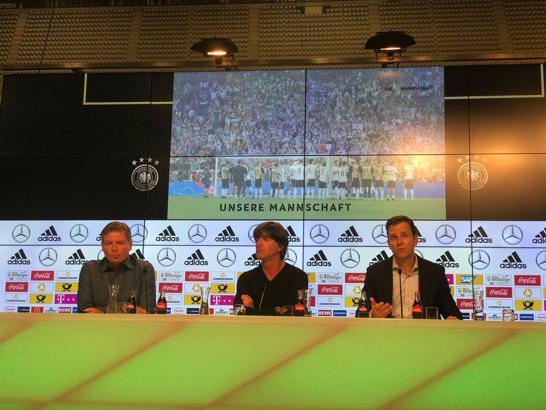 Joachim Löw: Mesut Özil'e ulaşamıyorum