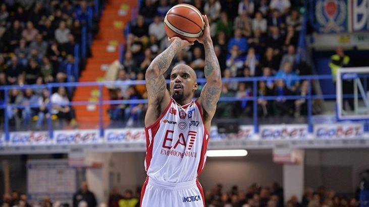 Theodore, Olimpia Milano'ya veda etti
