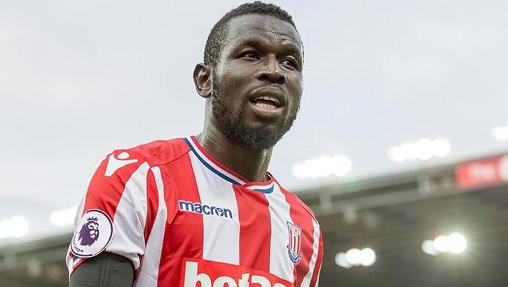 Menajerler Diouf'u Beşiktaş'a önerdi!