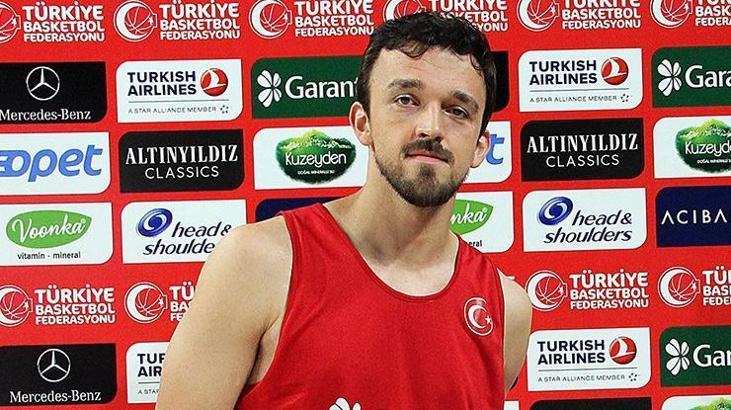 Sertaç Şanlı: Ufuk Sarıca genç ve tecrübeli karmasını iyi yönetiyor