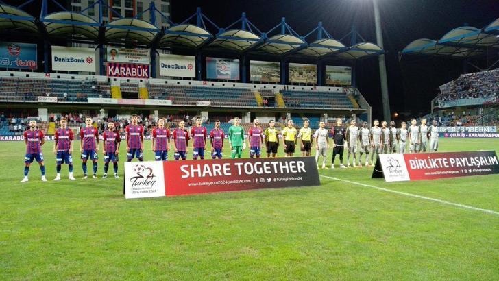 Kardemir Karabükspor, altyapı oyuncularıyla sahaya çıktı