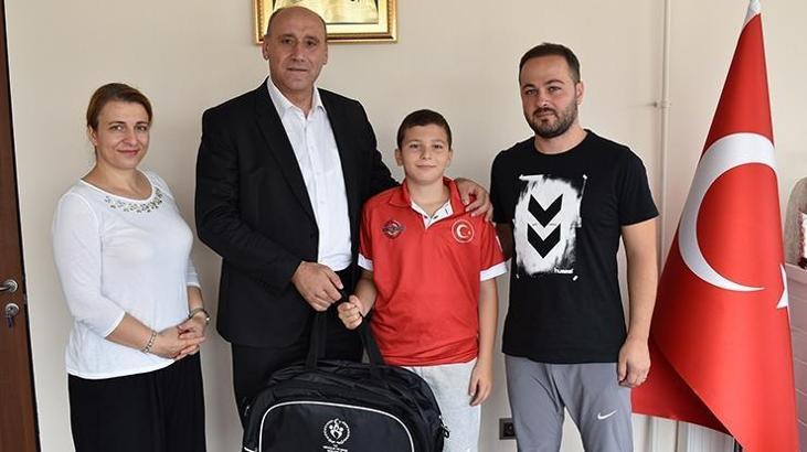 10 yaşındaki Mehmet Efe'nin gözü Türkiye ve dünya şampiyonluklarında
