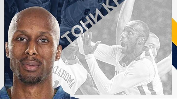 Tony Crocker resmen Khimki'de