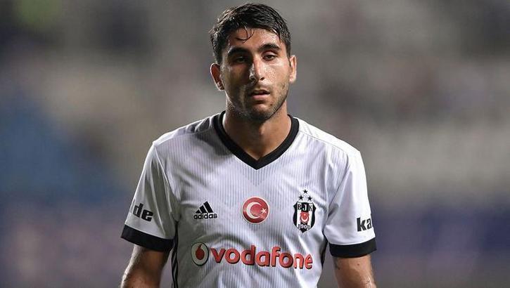 Son dakika! Aras Özbiliz Beşiktaş'tan resmen ayrıldı